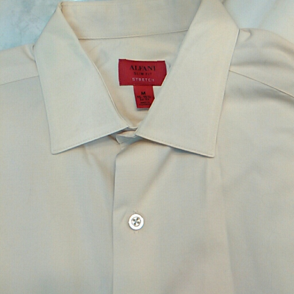 Crispy Alfani button up cream color